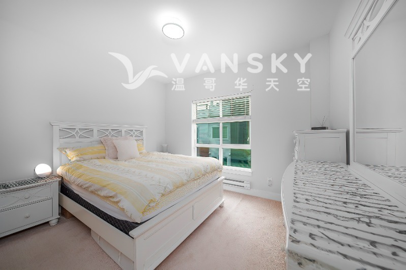 250430150400_master bedroom.jpg